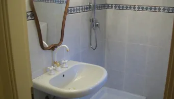 suite familiare guido monaco bagno