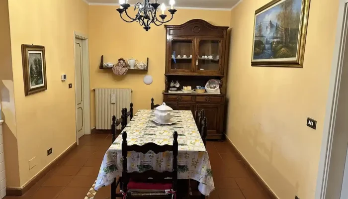 sala da pranzo villa sargiano 2